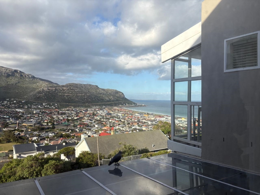 To Let 1 Bedroom Property for Rent in Fish Hoek Western Cape